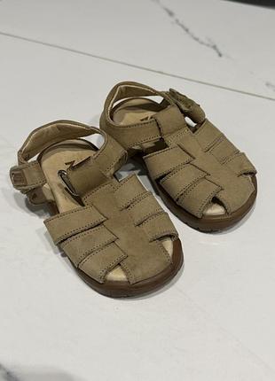 Сандалі шкіряні