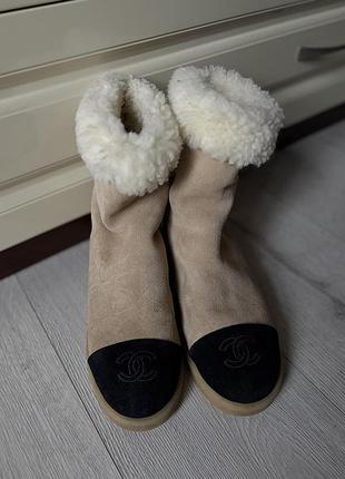 Чоботи chanel з овчини