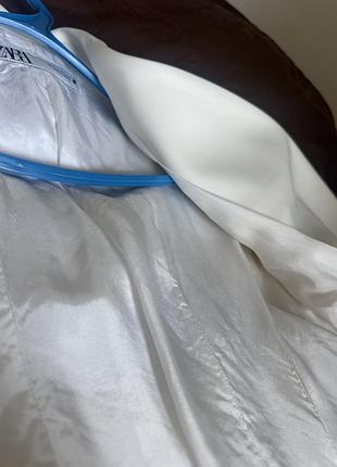 Білий крутезний піджак zara 6