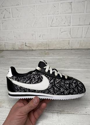 Женские кроссовки nike cortez