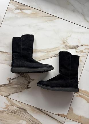 Уггі жіночі ugg чорні, розмір 37, довжина устілки 24 см, натуральна замша