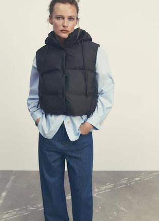 Жіноча жилетка zara чорна дута з капюшоном