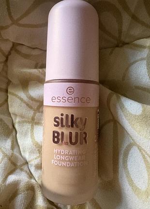 Тональний крем essence silky blur hydrating longwear foundation 120