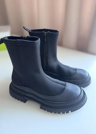 Черевики zara,дівчинка,31р