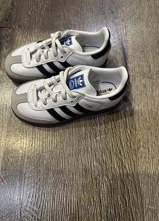 Кросівки adidas