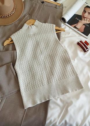 Бежевый фактурный жилет с высоким горлом ray tricot s