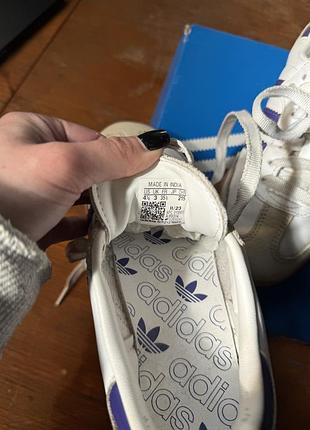 Кросівки adidas білі з фіолетовими смужками — купить в Украине | SHAFA ...
