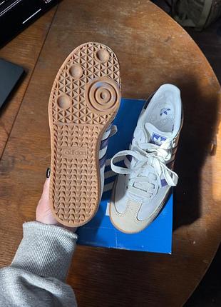 Кросівки adidas білі з фіолетовими смужками — купить в Украине | SHAFA ...
