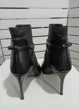 Ботильоны кожаные prada 2