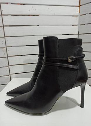 Ботильоны кожаные prada