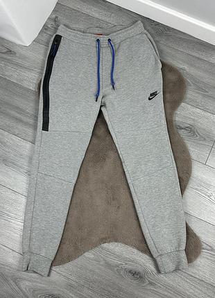 Чоловічі оригінальні штани nike tech fleece s