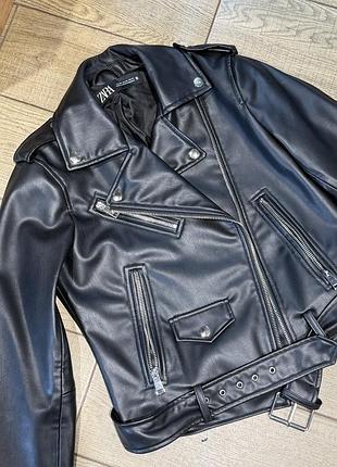 Куртка жіноча zara косуха чорна, розмір xs-s