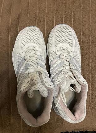 Кросівки жіночі adidas рожеві з білим
