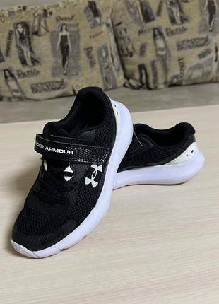 Кросівки дитячі under armour чорні, розмір 35