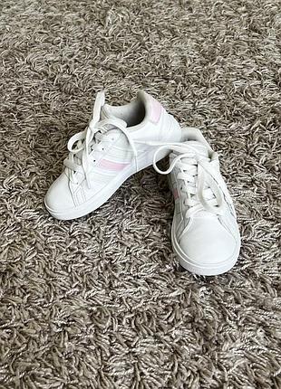 Кросівки adidas 28 розміру