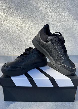 Кросівки  adidas чорні, розмір 30.5, довжина устілки 19.7 см