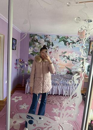 Куртка жіноча рожева з хутряним капюшоном