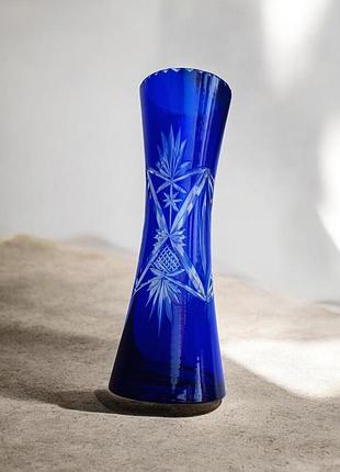 Винтажная ваза 21 см, синее кобальтовое стекло, резьба