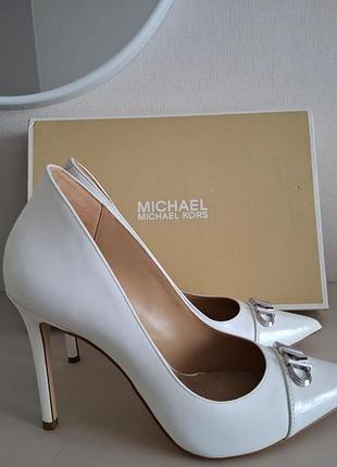 Туфлі michael kors parker leather pump білі