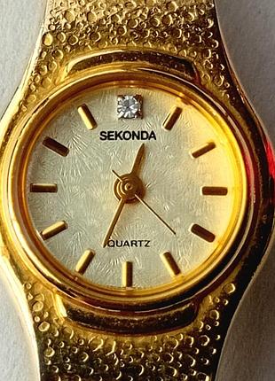 Вінтажні жіночі ретро годинники sekonda quartz (міланський браслет) на ходу, нова батарейка.