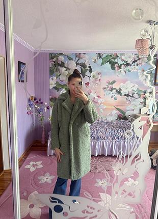 Пальто жіноче зимове оливкове плюшеве