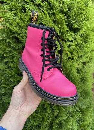 Дитячі черевики dr martens на дівчинку