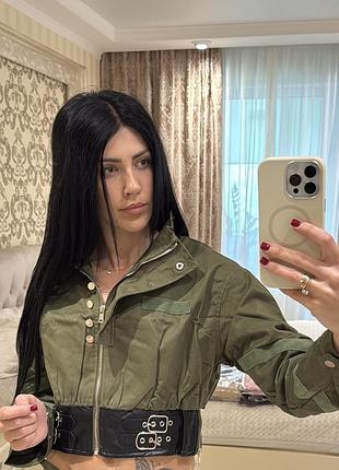 Куртка жіноча коротка хакі з чорним поясом