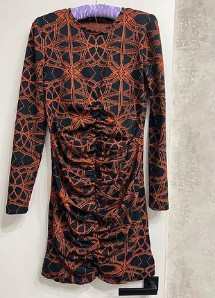 Жіноча коротка сукня zara з довгим рукавом, чорна з помаранчевим абстрактним принтом