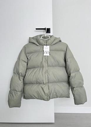 Чорний пуховик zara куртка