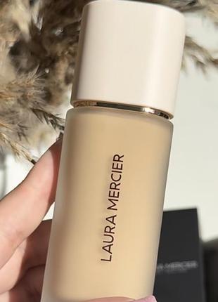 Тональний крем laura mercier
