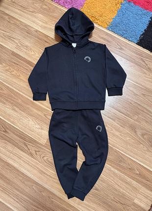 Zara чорний спортивний костюм для хлопчика, розмір 110