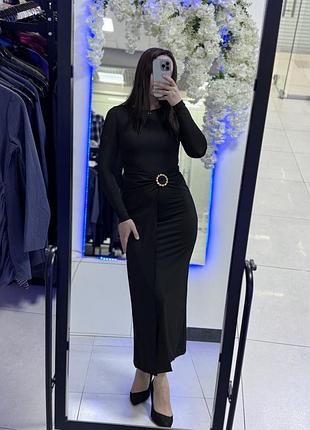 Чорна довга сукня