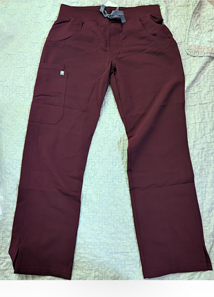 Медичний одяг (штани) жіночий figs kade petite cargo scrub pants бургунді xs