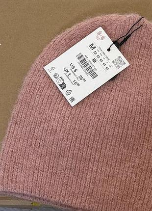Стильна шапка-біні zara у красивому припилено-рожевому кольорі