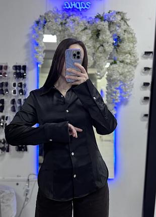Елегантна приталена чорна блуза