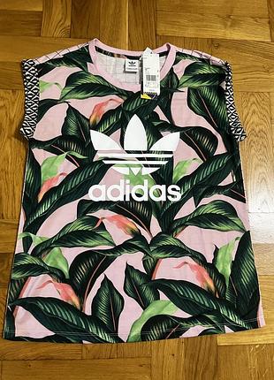 Футболка жіноча adidas рожева з квітковим принтом