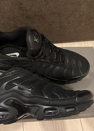 Кросівки унісекс nike air max plus tn triple black