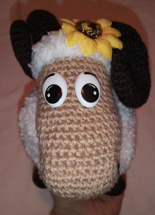 В'язана іграшка ручна робота баранчик з квіткою м'який рік бика