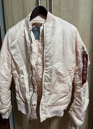 Жіноча куртка-бомбер alpha industries рожева