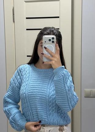 Жіночий вʼязаний светр