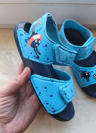 Оригинальные босоножки adidas
