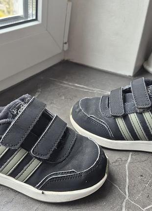 Кроссовки adidas