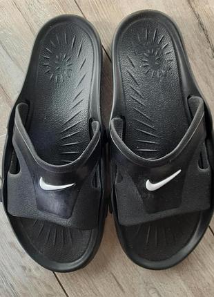 Шльопанці nike чорні