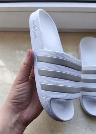 Оригінальні шльопанці adidas