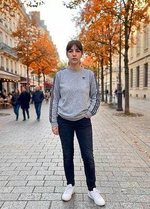 Жіночий світшот adidas сірий з лампасами