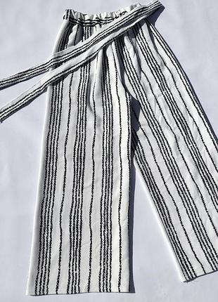 Стильні білі штани кюлоти з поясом у смужку на гумці only fashion