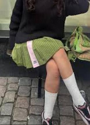 Жіноча міні-спідниця stine goya x umbro windbreaker pleated skirt зелена