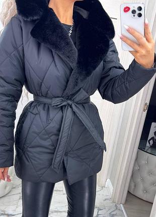 До -20❄ зимняя теплая стеганая куртка утеплена силиконом под пояс с меховым воротником под норку и капишоном