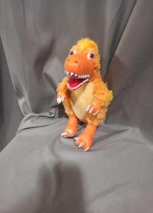 Мягкая игрушка бу (deinonychus boo) оранжевого цвета из серии «the world of dinosaur roar!» от производителя aurora