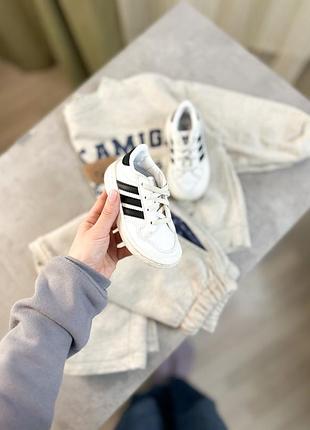 Кросівки adidas 22р
